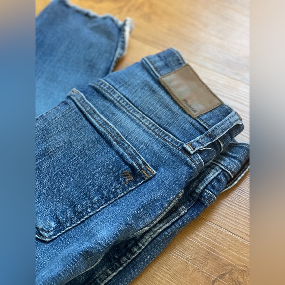 Madewell 10” high rise raw step hem skinny jeans - Picture 6 of 7